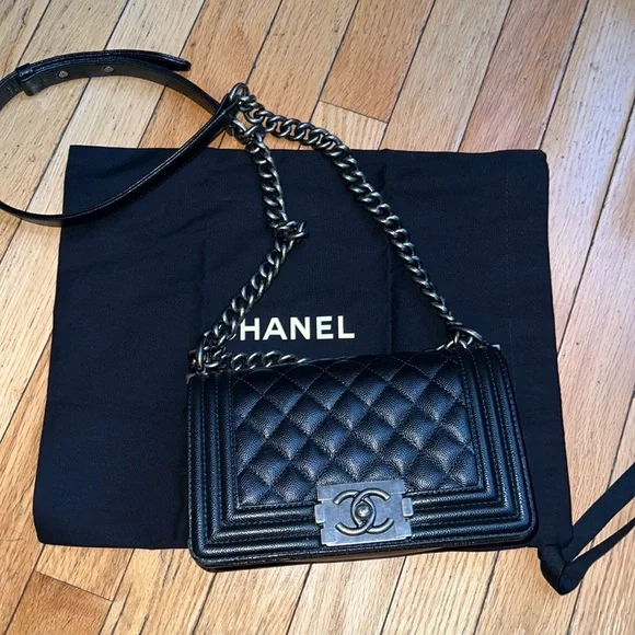 Chanel caviar boy bag - Picture 2 of 9